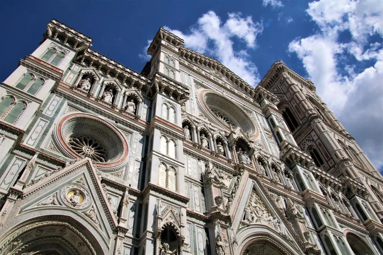 Historic Center Renovated Apartment- Amazing Location-By LikehomeFlorencia Apartamento Florencia